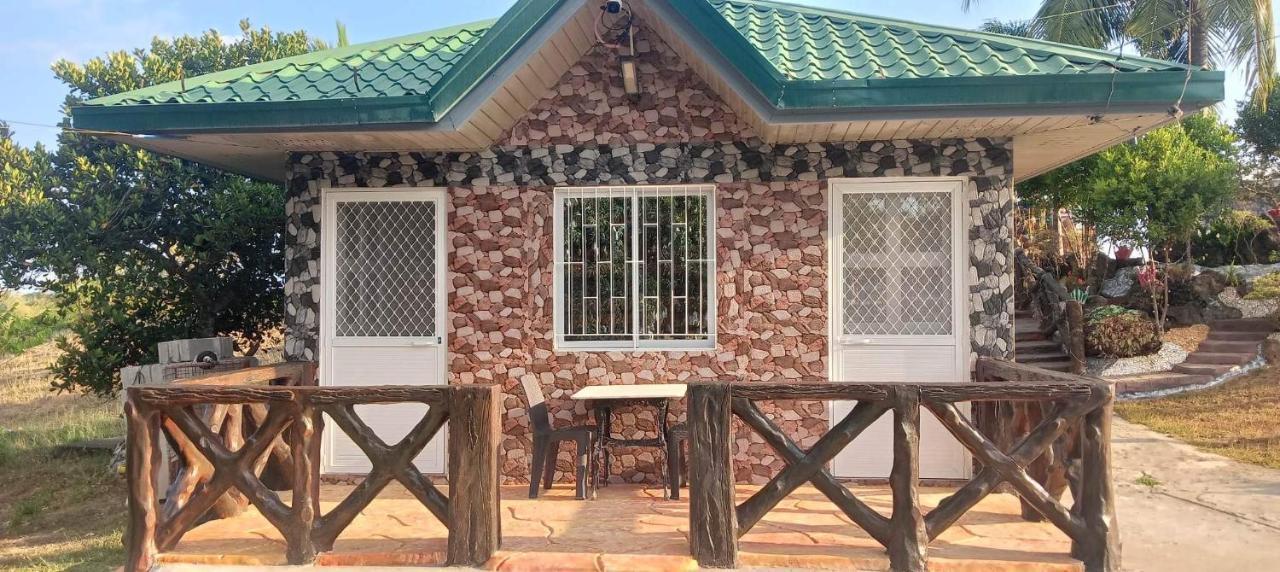 Michaels Homestay - Farm Villa Nr Patar Beach & Bolinao Falls Exteriör bild